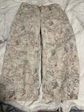 We The Free Women's Wide-Leg Jeans in Faded Tan & Gray Cat Print